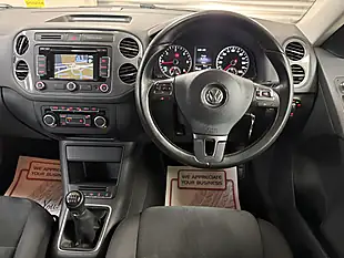 Used 2015 Volkswagen Tiguan Bluemotion Tech Match Grey - Interior and Exterior details 6