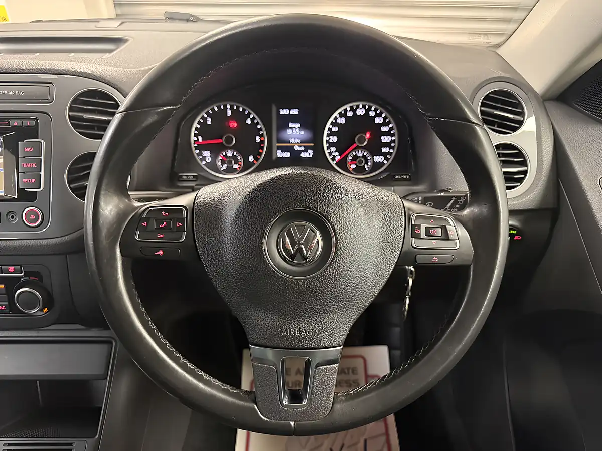 Used 2015 Volkswagen Tiguan Bluemotion Tech Match Grey - Interior and Exterior details 7