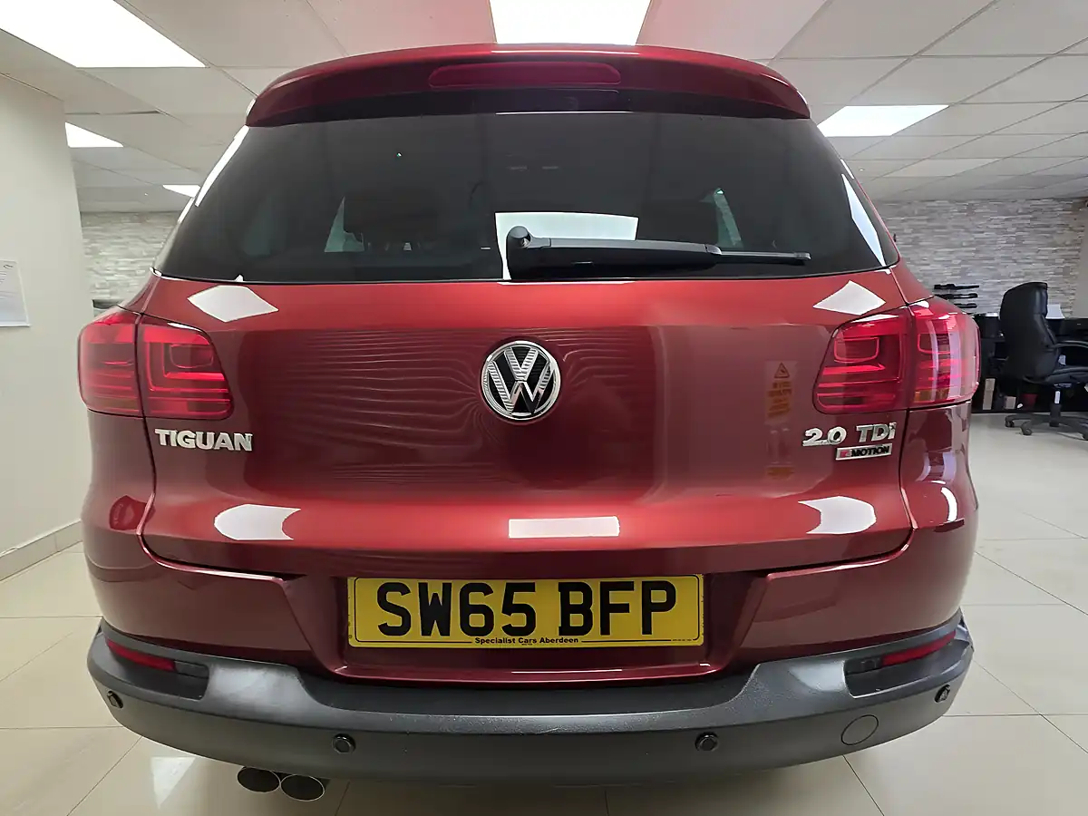 Used 2015 Volkswagen Tiguan Bluemotion Tech Match Red - Interior and Exterior details 12