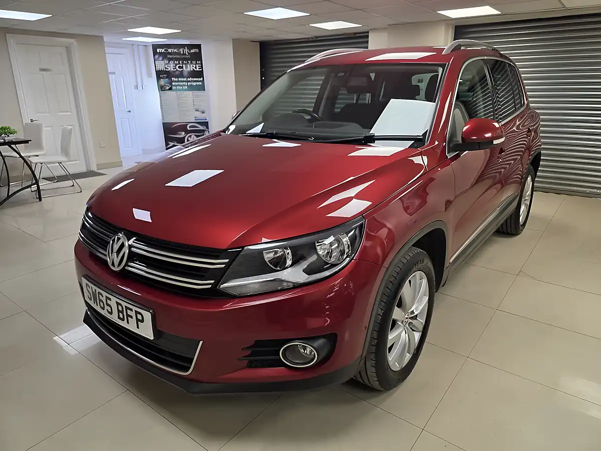 Used 2015 Volkswagen Tiguan Bluemotion Tech Match Red - Interior and Exterior details 2