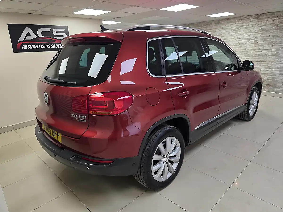 Used 2015 Volkswagen Tiguan Bluemotion Tech Match Red - Interior and Exterior details 3
