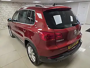Used 2015 Volkswagen Tiguan Bluemotion Tech Match Red - Interior and Exterior details 4