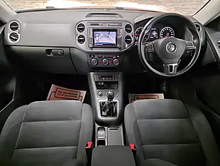 Used 2015 Volkswagen Tiguan Bluemotion Tech Match Red - Interior and Exterior details 6