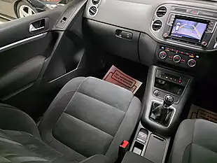 Used 2015 Volkswagen Tiguan Bluemotion Tech Match Red - Interior and Exterior details 9