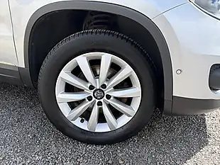 Used 2015 Volkswagen Tiguan Bluemotion Tech Match Silver - Interior and Exterior details 3