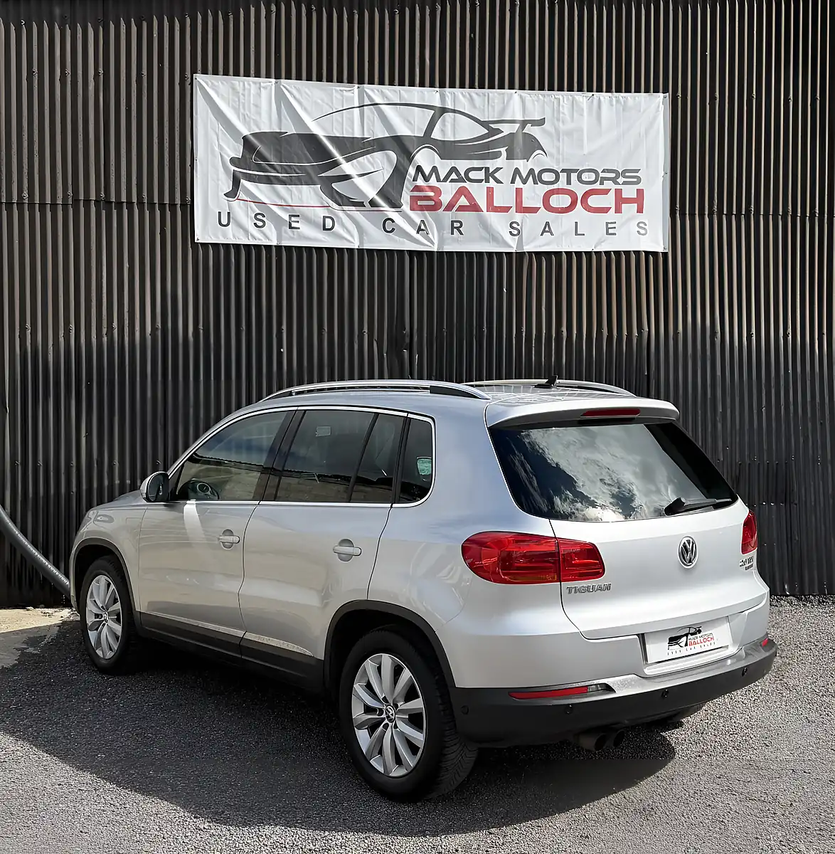 Used 2015 Volkswagen Tiguan Bluemotion Tech Match Silver - Interior and Exterior details 7