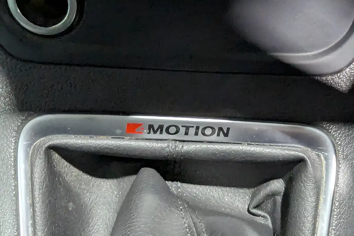 Used 2015 Volkswagen Tiguan Bluemotion Tech Match White - Interior and Exterior details 14