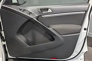 Used 2015 Volkswagen Tiguan Bluemotion Tech Match White - Interior and Exterior details 15
