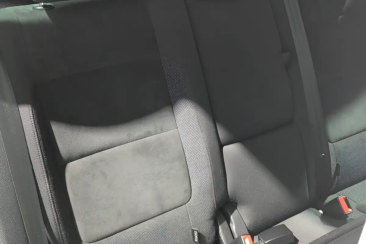 Used 2015 Volkswagen Tiguan Bluemotion Tech Match White - Interior and Exterior details 17
