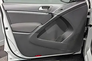 Used 2015 Volkswagen Tiguan Bluemotion Tech Match White - Interior and Exterior details 19