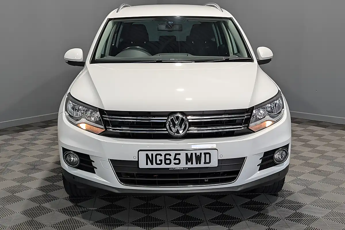 Used 2015 Volkswagen Tiguan Bluemotion Tech Match White - Interior and Exterior details 5