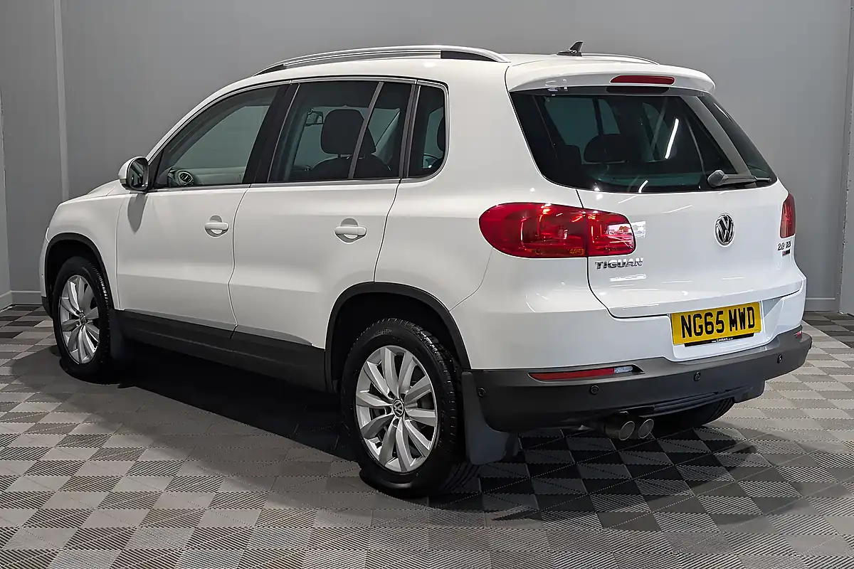 Used 2015 Volkswagen Tiguan Bluemotion Tech Match White - Interior and Exterior details 9