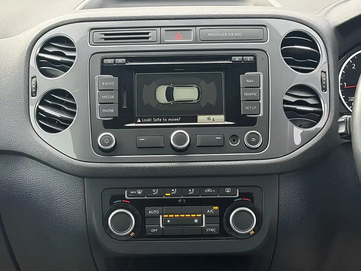 Used 2015 Volkswagen Tiguan Match Beige - Interior and Exterior details 11