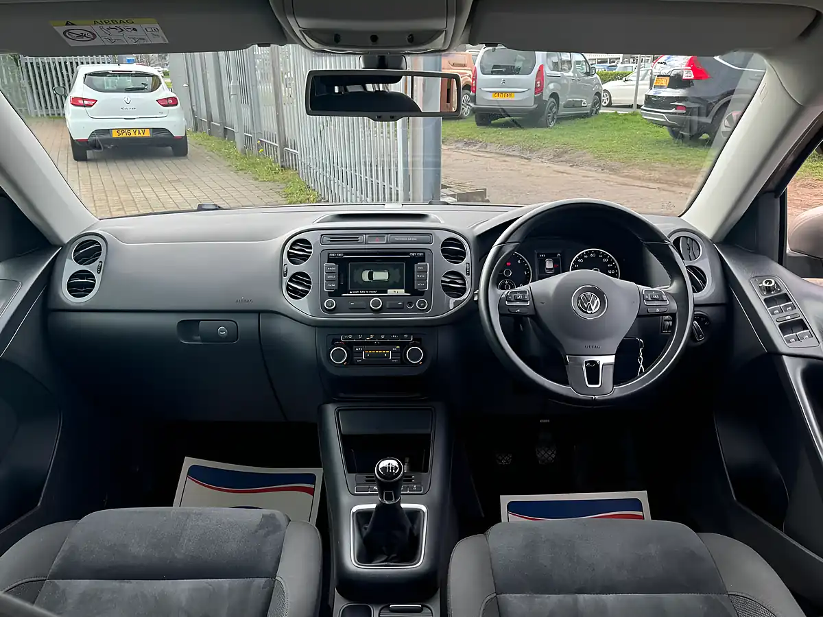 Used 2015 Volkswagen Tiguan Match Beige - Interior and Exterior details 9