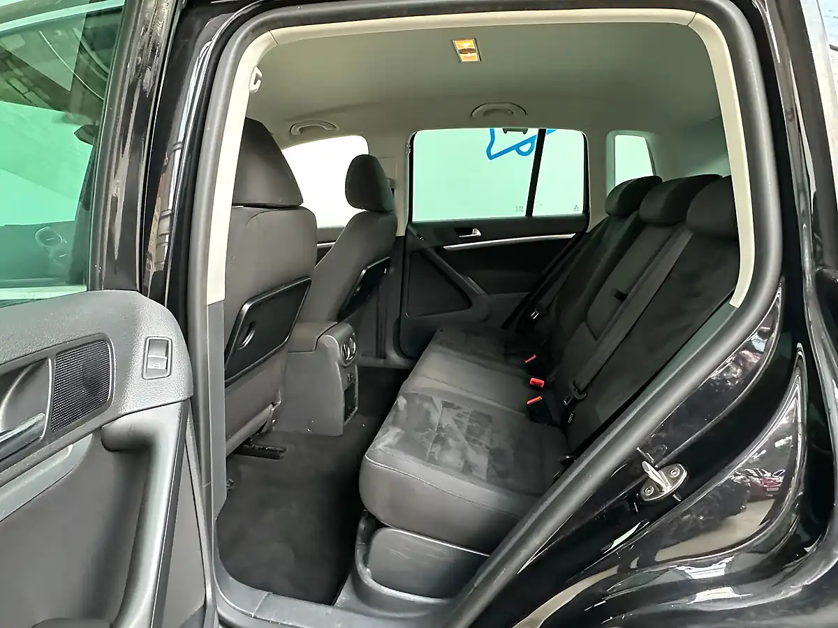 Used 2015 Volkswagen Tiguan Match Black - Interior and Exterior details 10