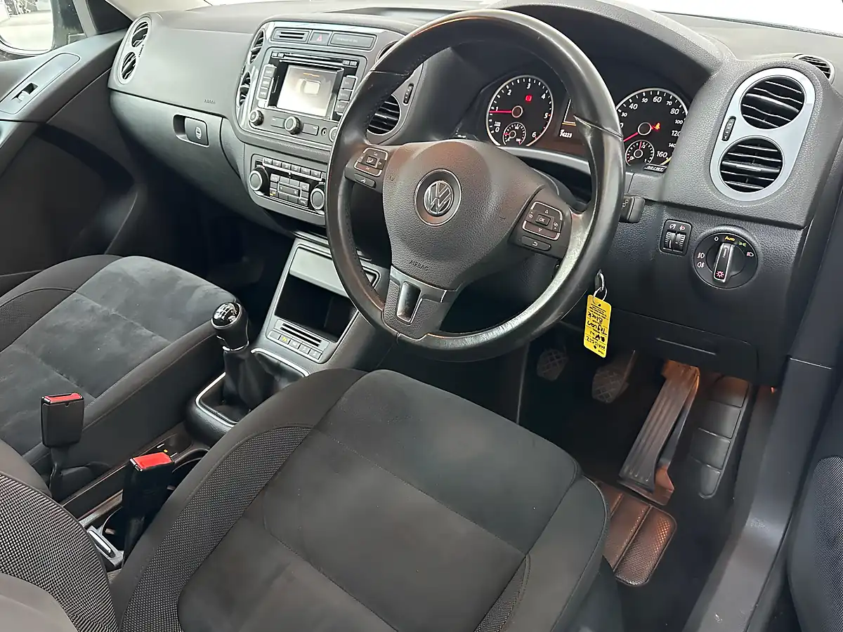 Used 2015 Volkswagen Tiguan Match Black - Interior and Exterior details 3