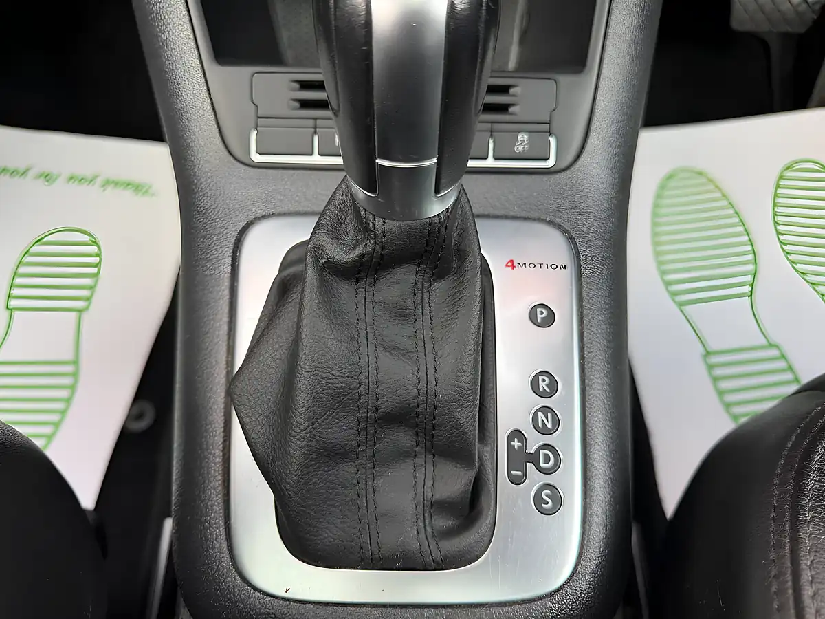 Used 2015 Volkswagen Tiguan Match Black - Interior and Exterior details 16