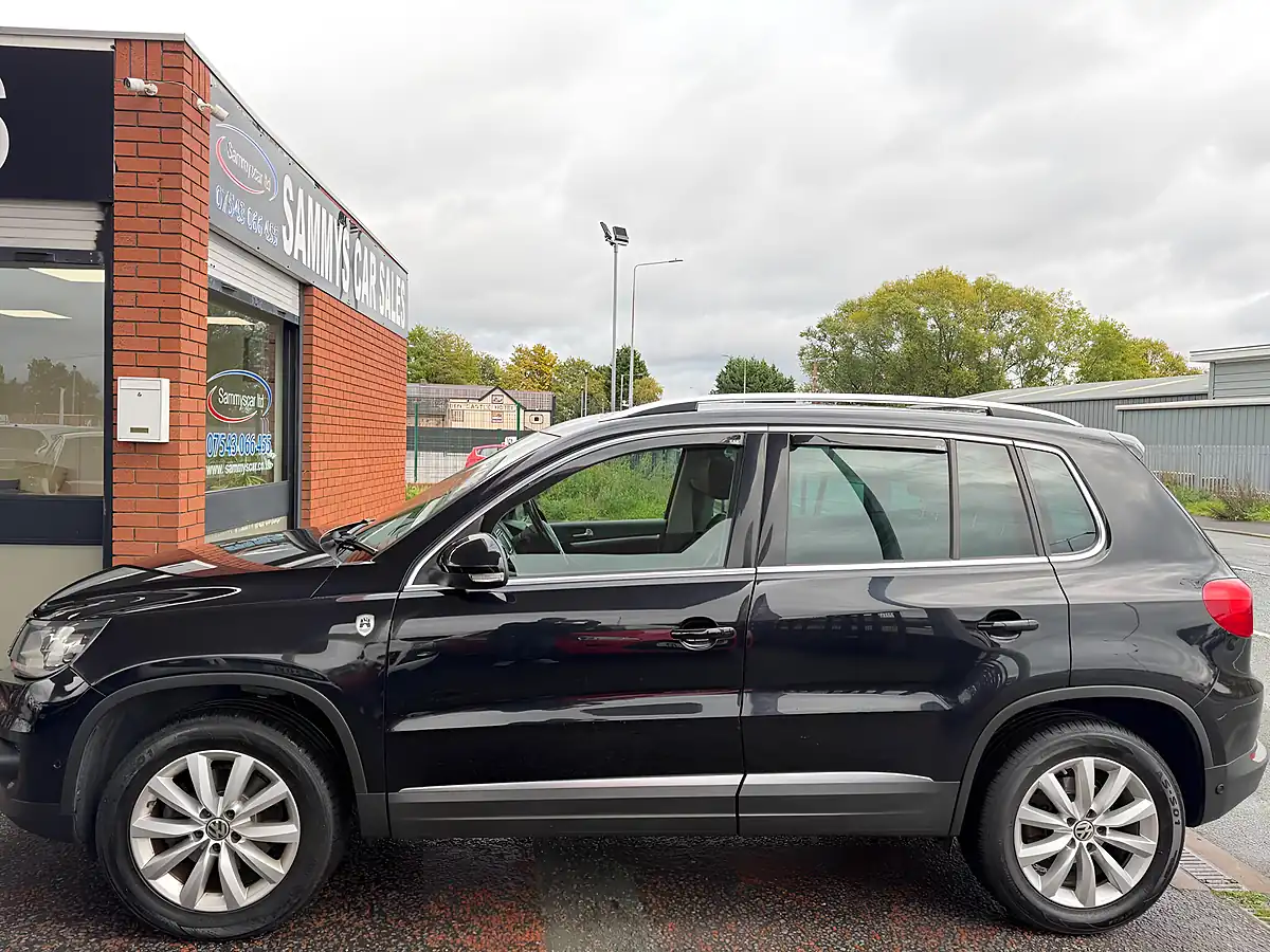 Used 2015 Volkswagen Tiguan Match Black - Interior and Exterior details 9