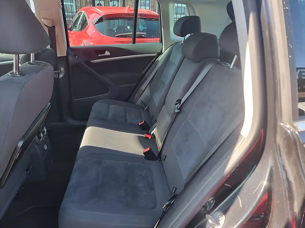 Used 2015 Volkswagen Tiguan Match Black - Interior and Exterior details 16