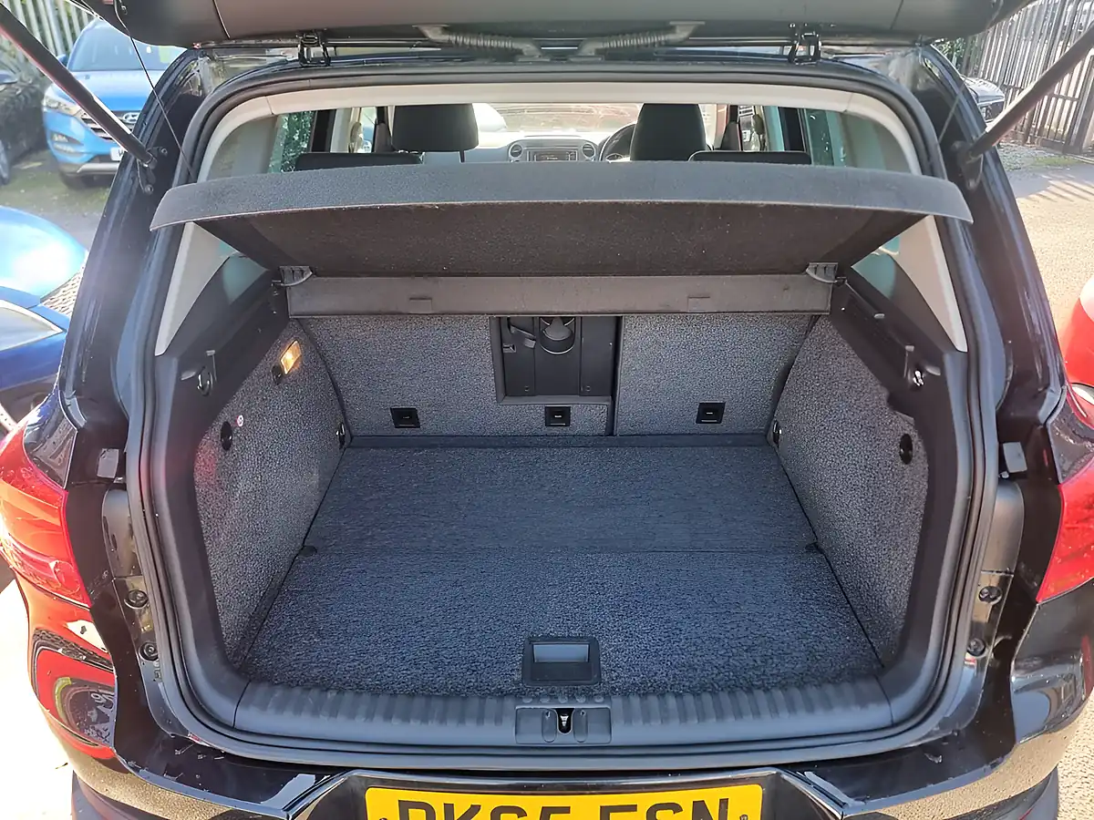 Used 2015 Volkswagen Tiguan Match Black - Interior and Exterior details 17