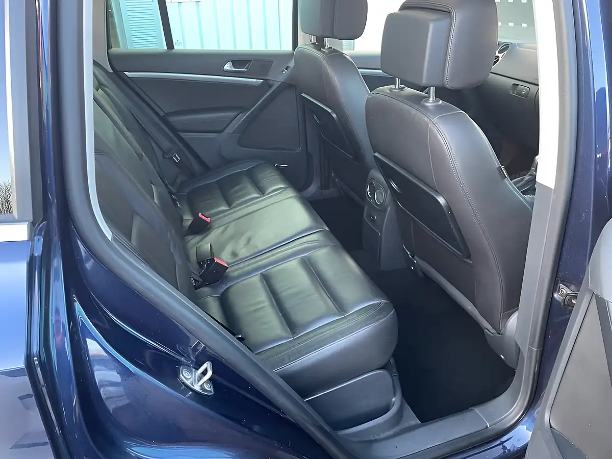 Used 2015 Volkswagen Tiguan Match Blue - Interior and Exterior details 12