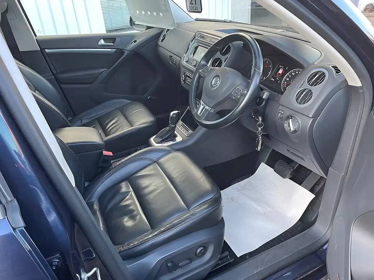 Used 2015 Volkswagen Tiguan Match Blue - Interior and Exterior details 13