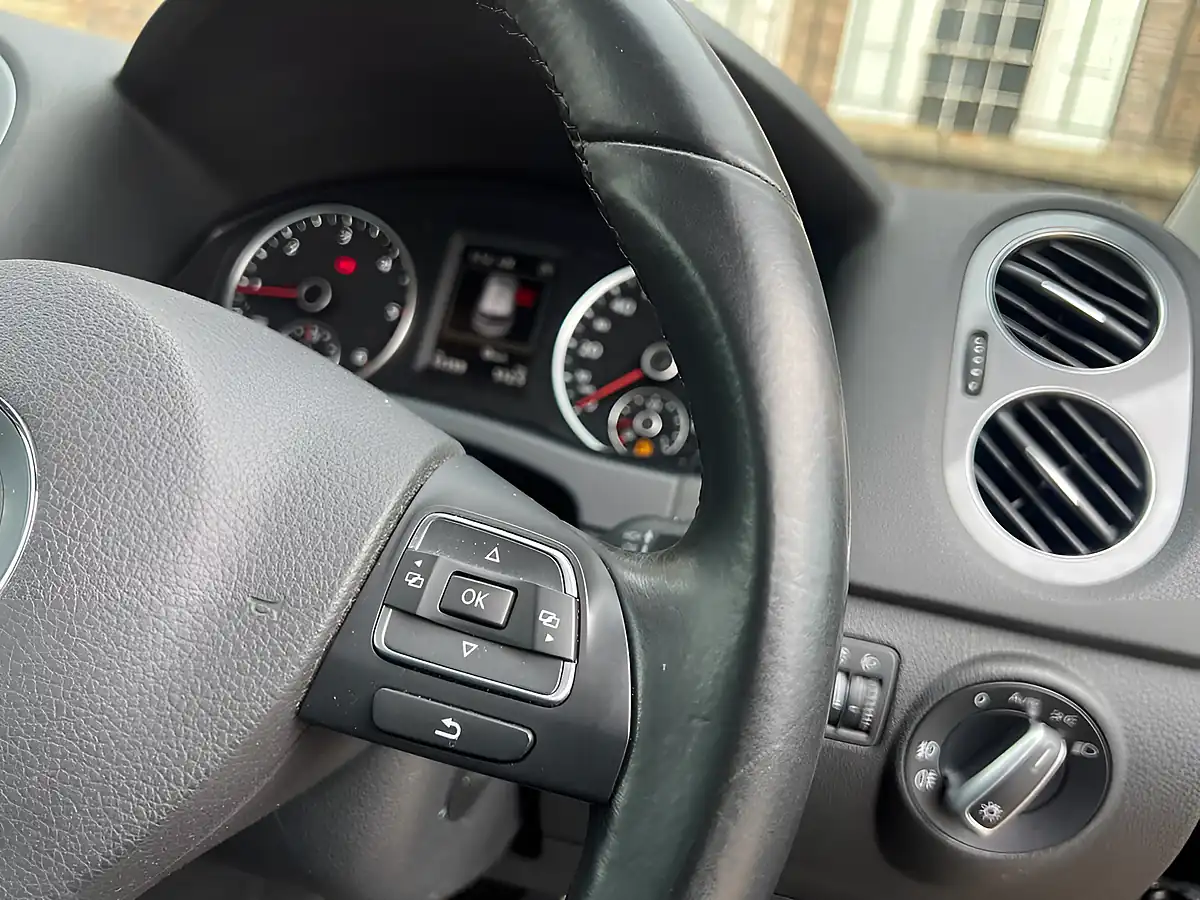 Used 2015 Volkswagen Tiguan Match Edition Black - Interior and Exterior details 12