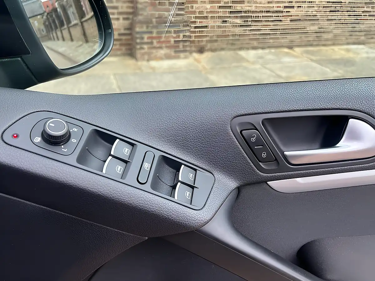 Used 2015 Volkswagen Tiguan Match Edition Black - Interior and Exterior details 18