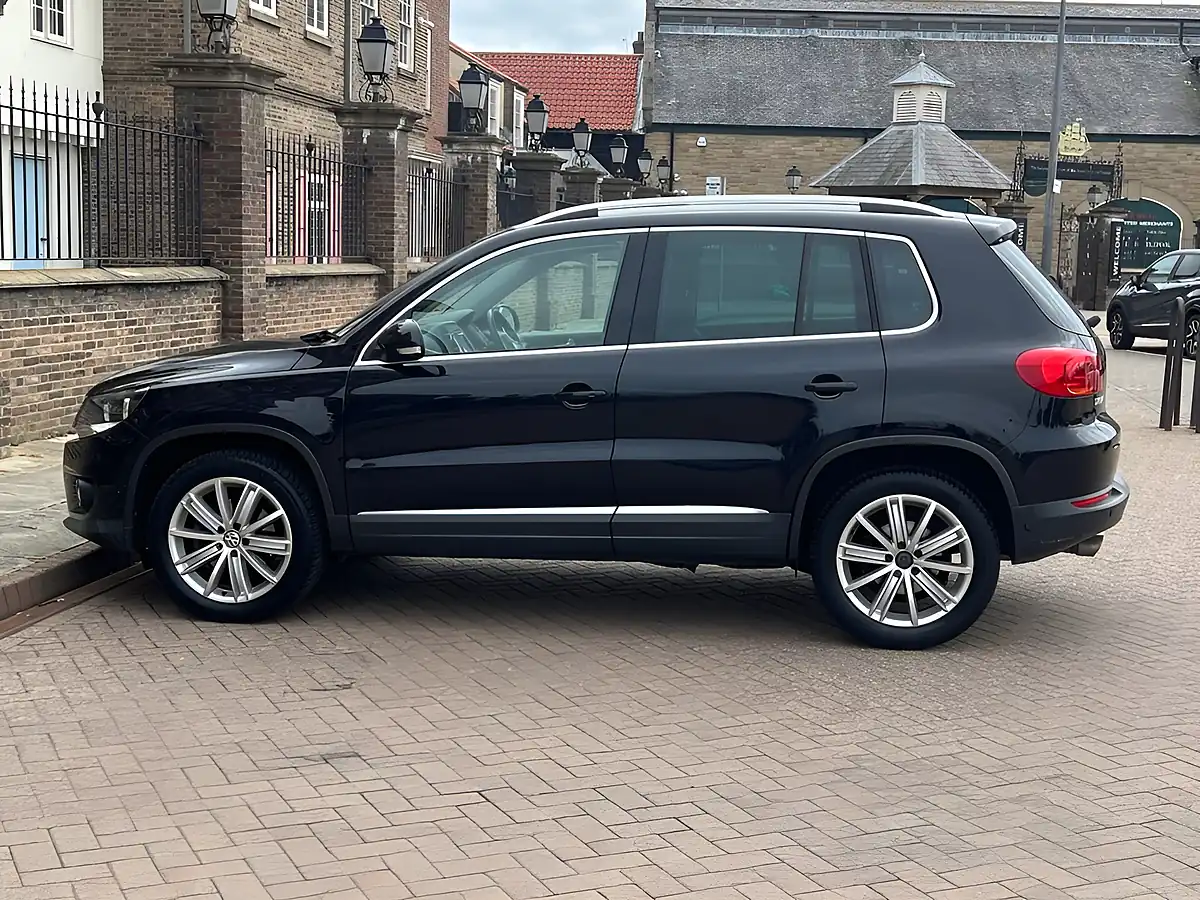 Used 2015 Volkswagen Tiguan Match Edition Black - Interior and Exterior details 5