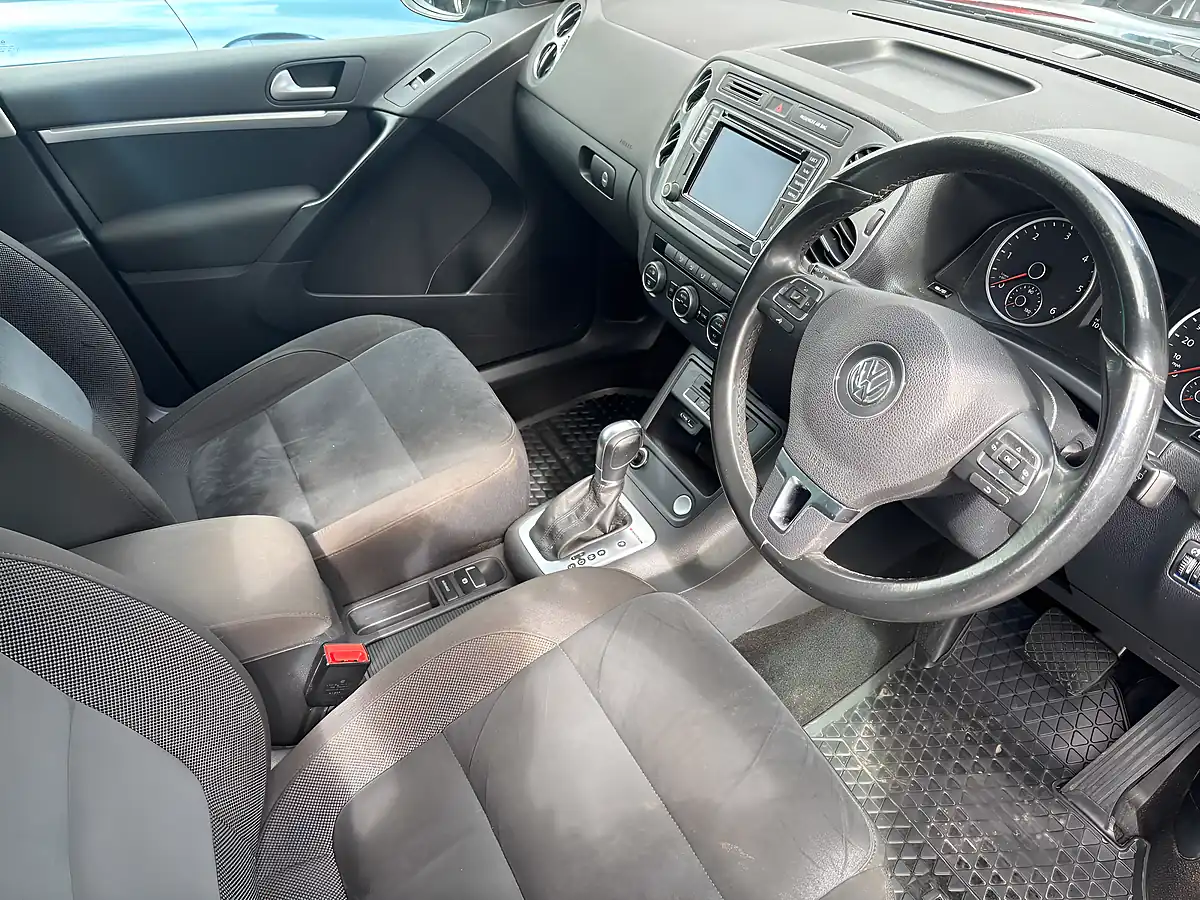 Used 2015 Volkswagen Tiguan Match Edition Black - Interior and Exterior details 9