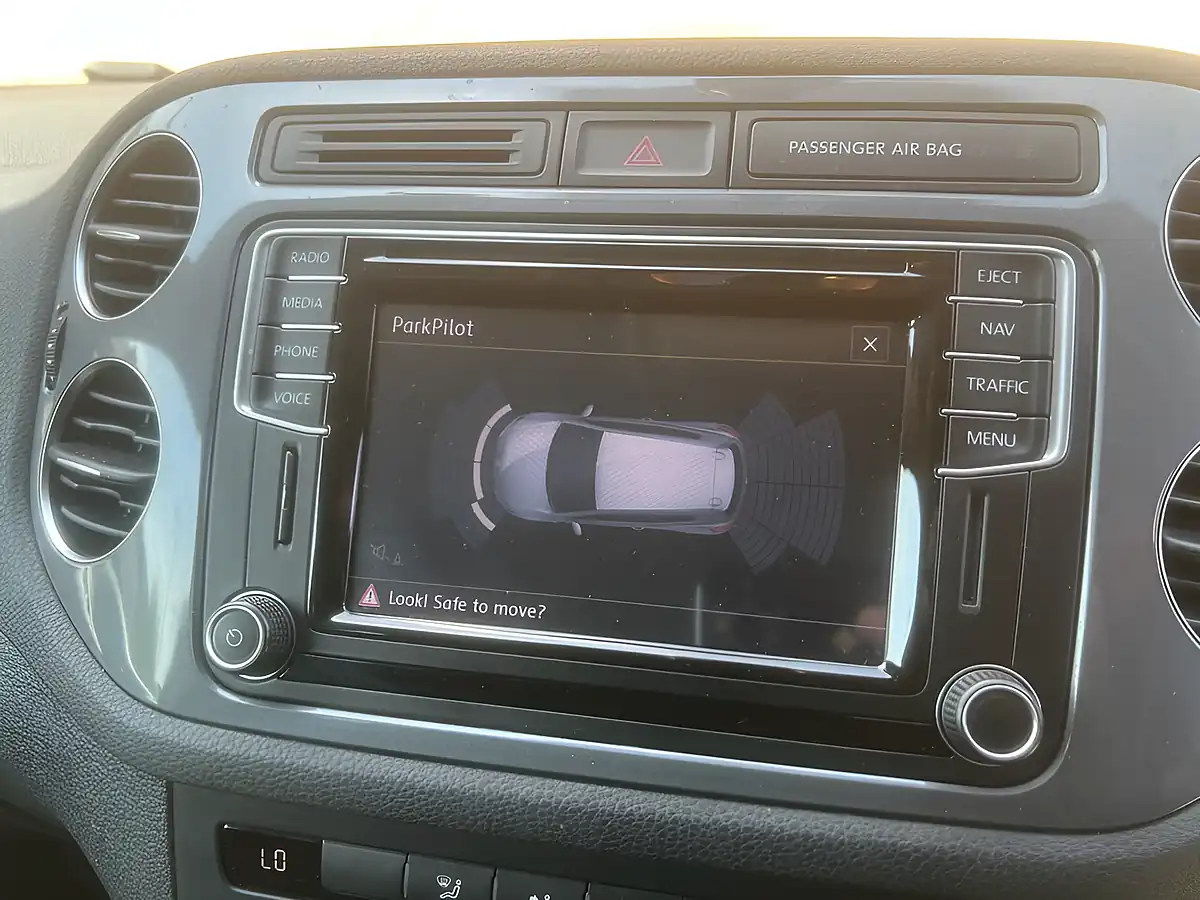 Used 2015 Volkswagen Tiguan Match Edition Blue - Interior and Exterior details 12