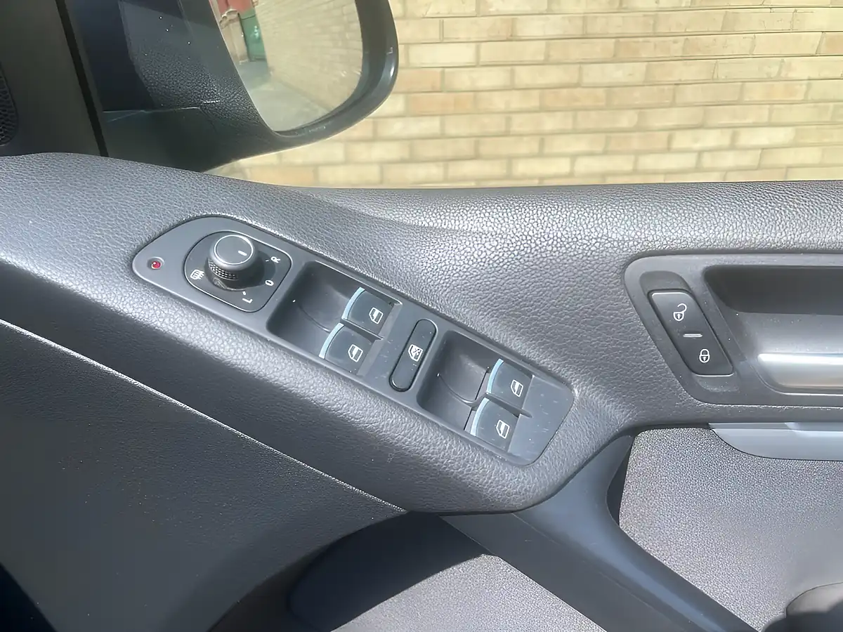 Used 2015 Volkswagen Tiguan Match Edition Blue - Interior and Exterior details 13