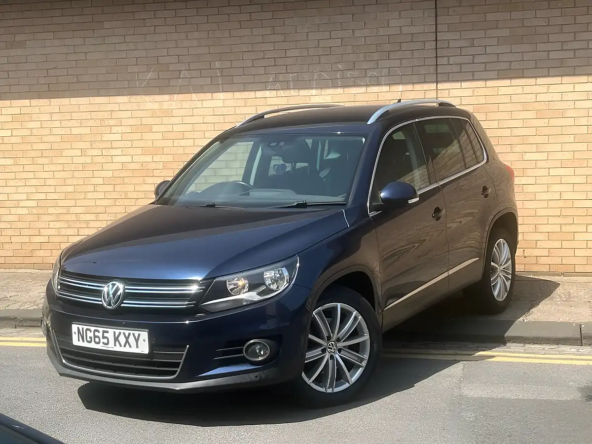 Used 2015 Volkswagen Tiguan Match Edition Blue - Interior and Exterior details 3