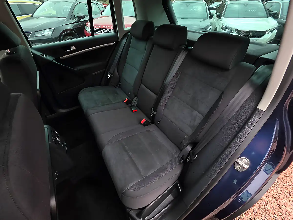 Used 2015 Volkswagen Tiguan Match Edition Blue - Interior and Exterior details 12