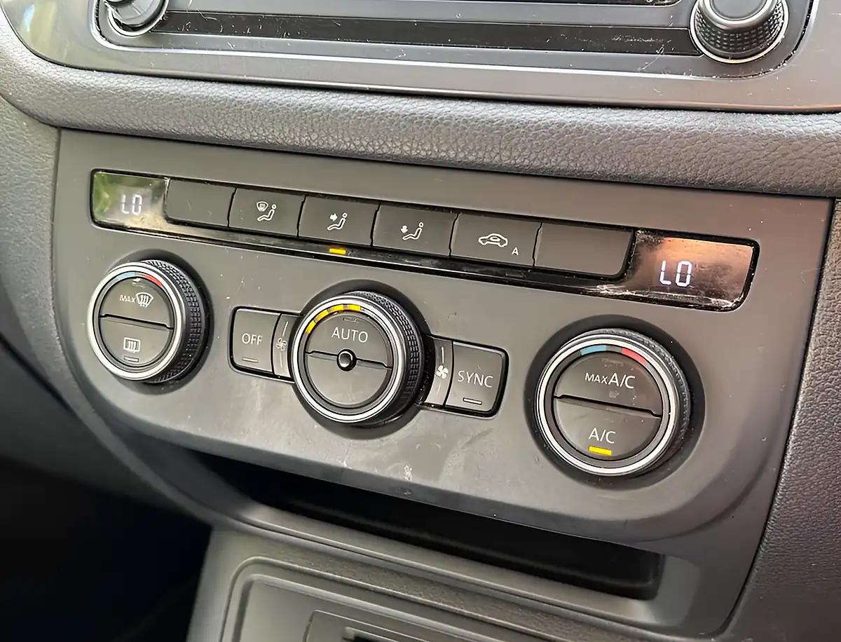 Used 2015 Volkswagen Tiguan Match Edition Deep Black - Interior and Exterior details 17