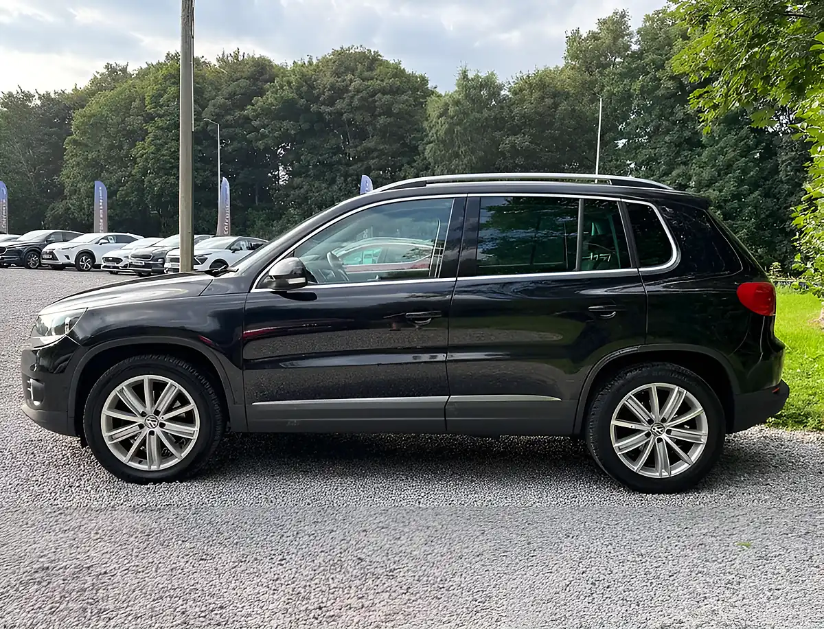Used 2015 Volkswagen Tiguan Match Edition Deep Black - Interior and Exterior details 6