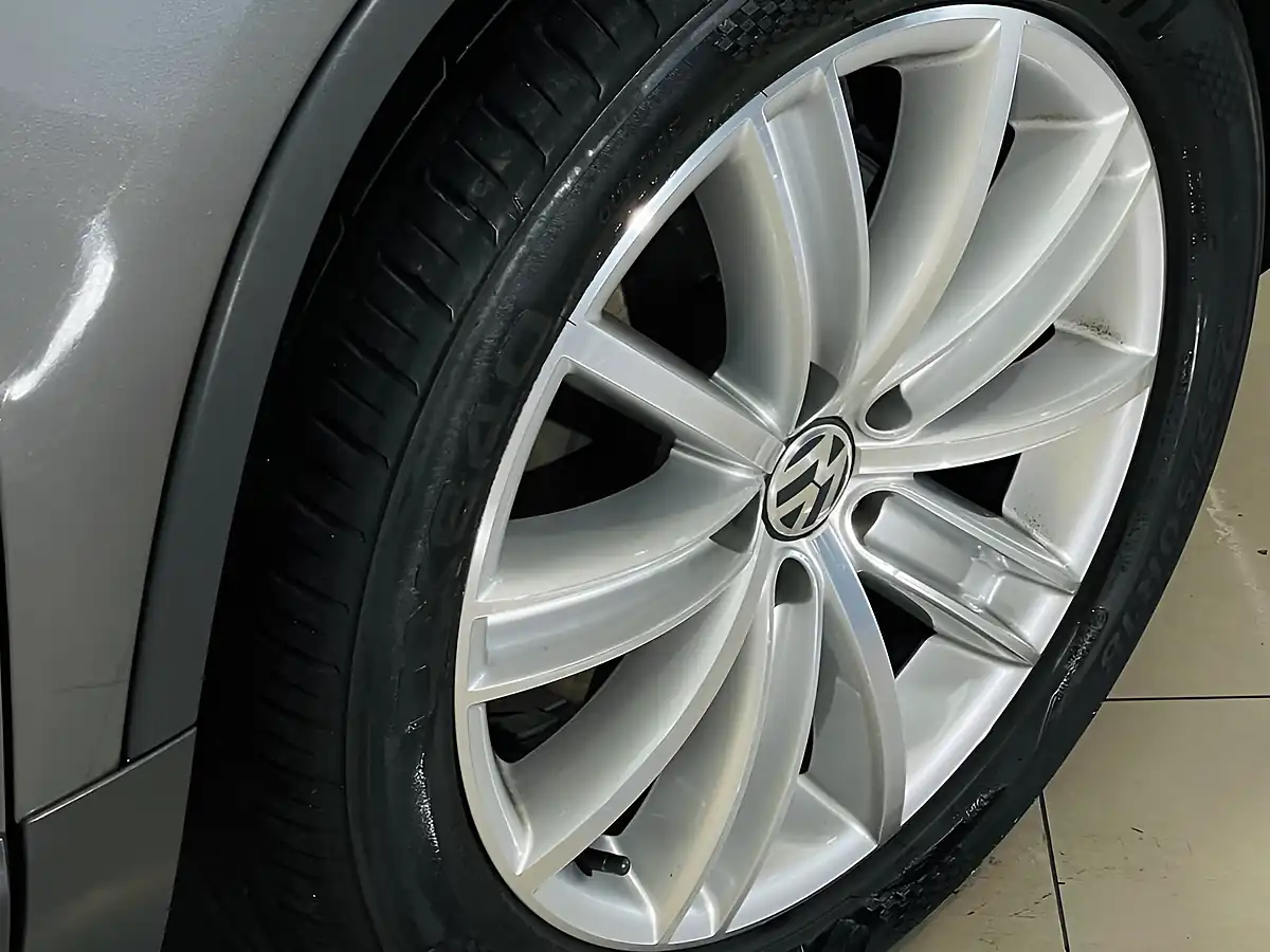 Used 2015 Volkswagen Tiguan Match Edition Grey - Interior and Exterior details 7