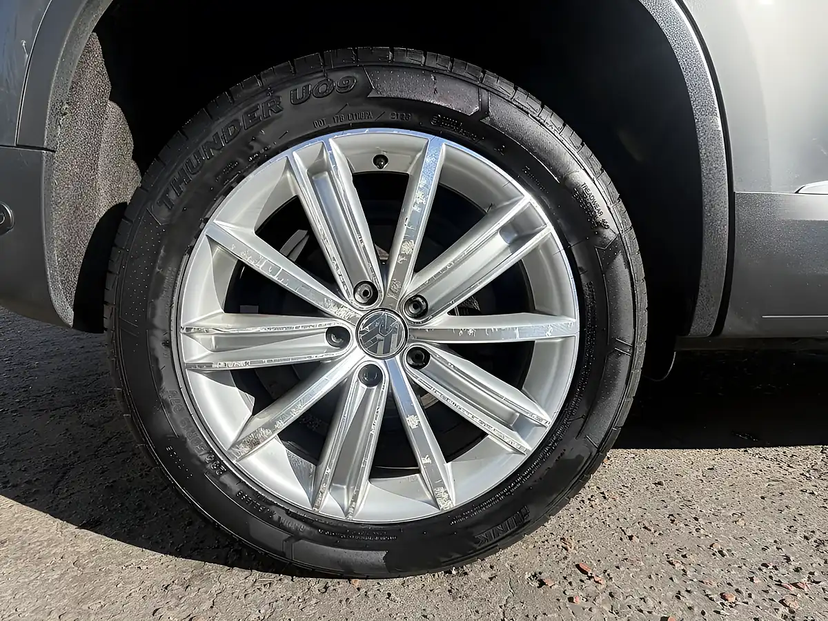Used 2015 Volkswagen Tiguan Match Edition Grey - Interior and Exterior details 10