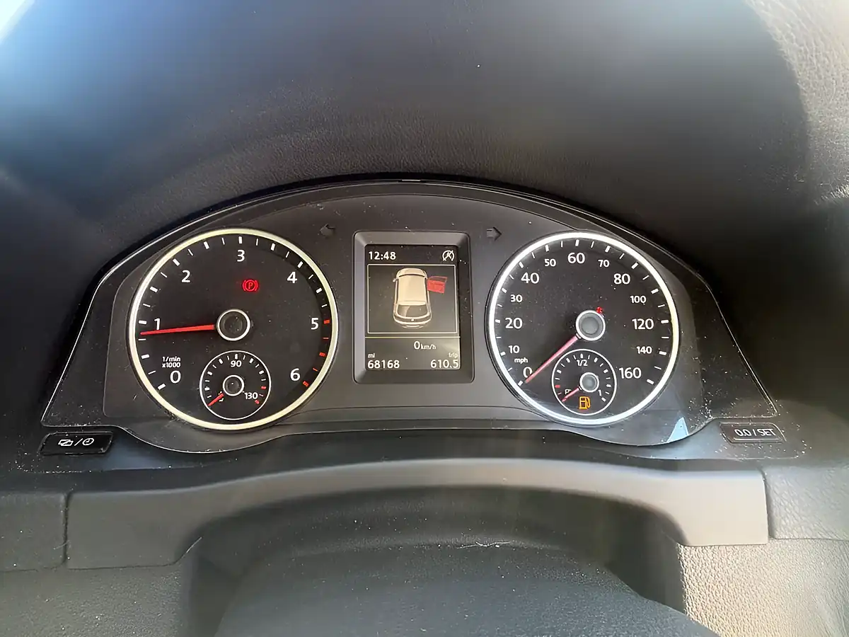 Used 2015 Volkswagen Tiguan Match Edition Grey - Interior and Exterior details 16