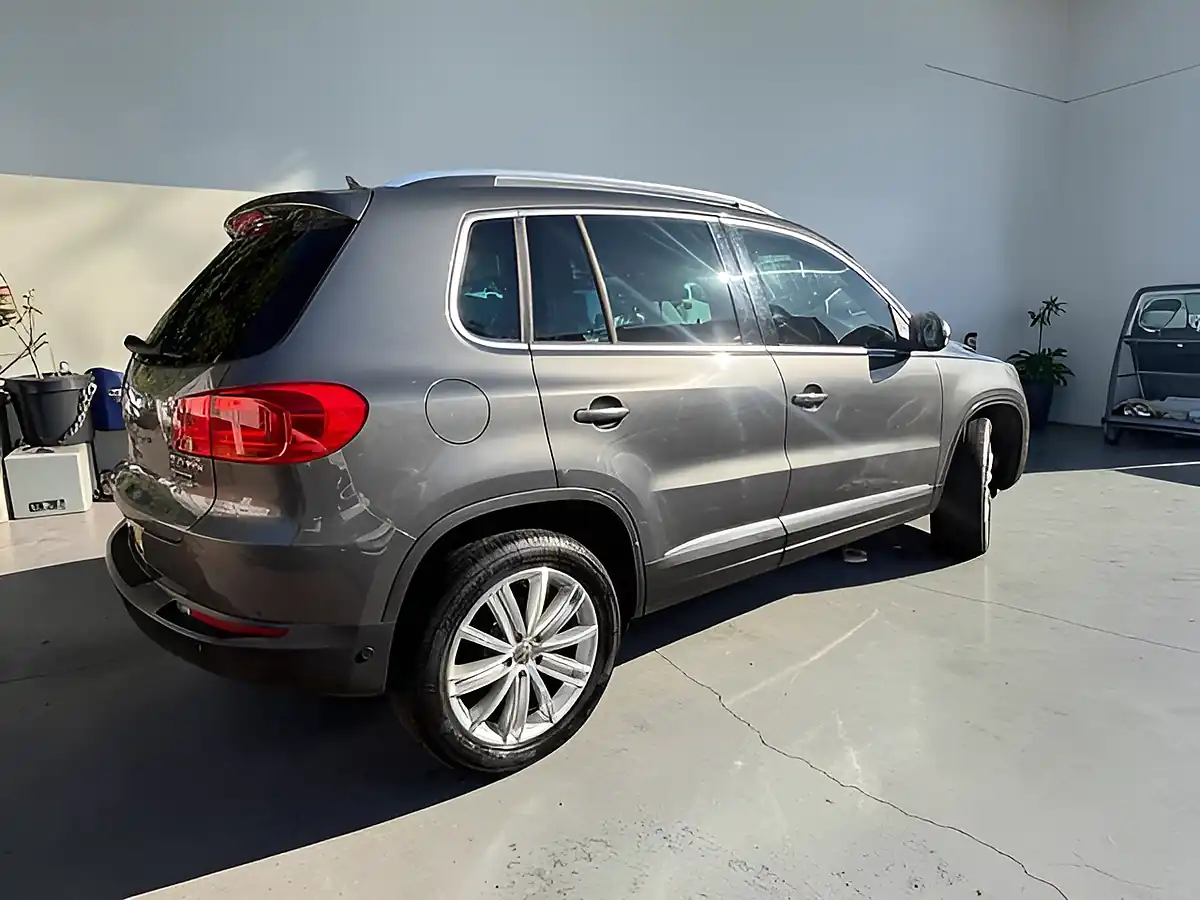 Used 2015 Volkswagen Tiguan Match Edition Grey - Interior and Exterior details 4