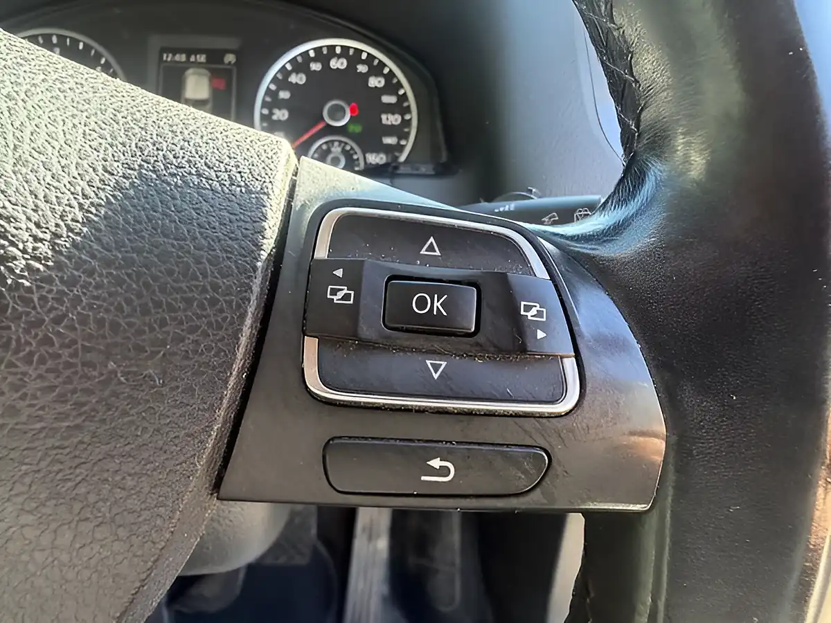 Used 2015 Volkswagen Tiguan Match Edition Grey - Interior and Exterior details 6