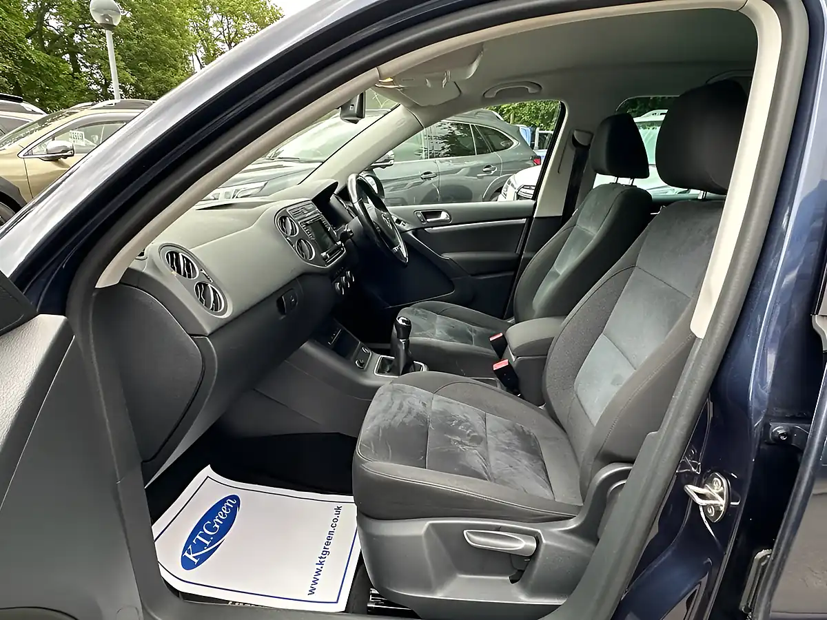 Used 2015 Volkswagen Tiguan Match Edition Night Blue - Interior and Exterior details 11