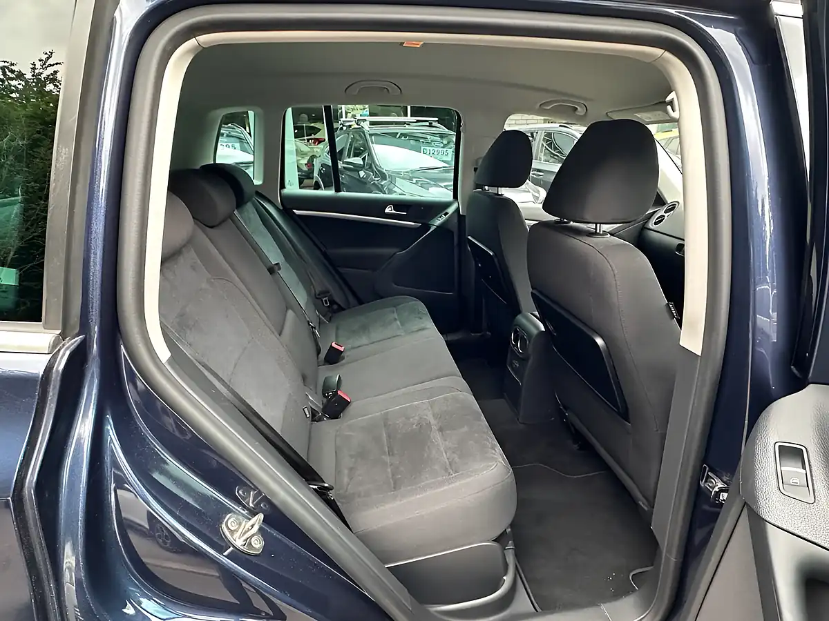 Used 2015 Volkswagen Tiguan Match Edition Night Blue - Interior and Exterior details 12