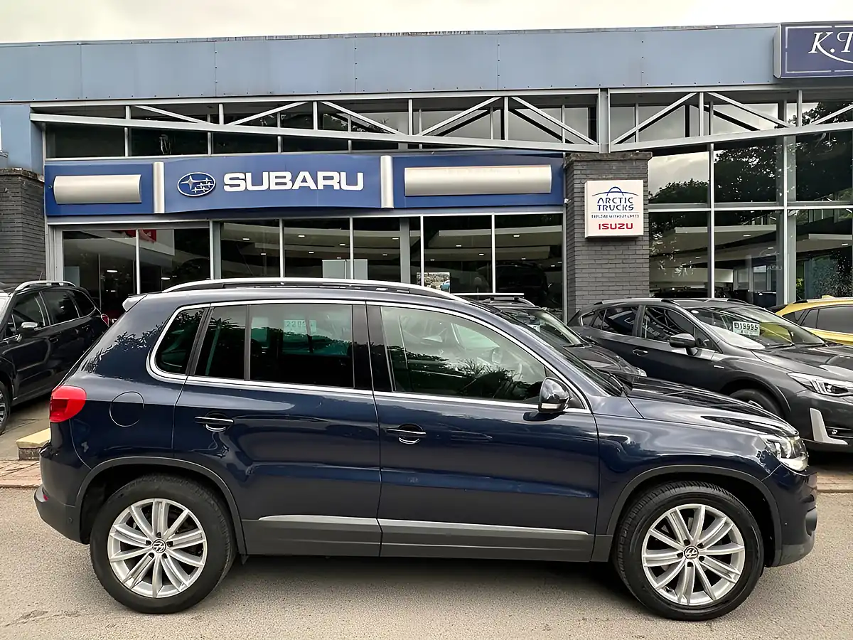 Used 2015 Volkswagen Tiguan Match Edition Night Blue - Interior and Exterior details 5