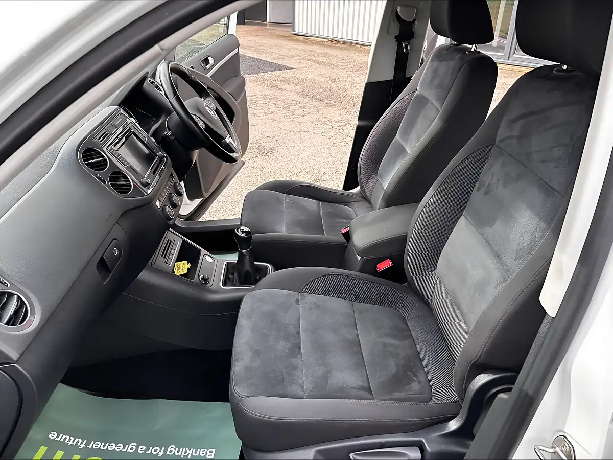 Used 2015 Volkswagen Tiguan Match Edition White - Interior and Exterior details 15