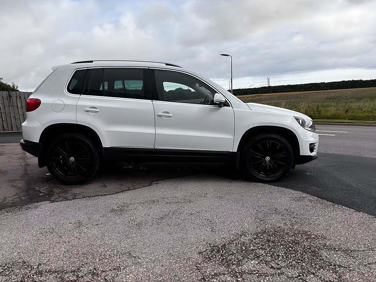 Used 2015 Volkswagen Tiguan Match Edition White - Interior and Exterior details 4