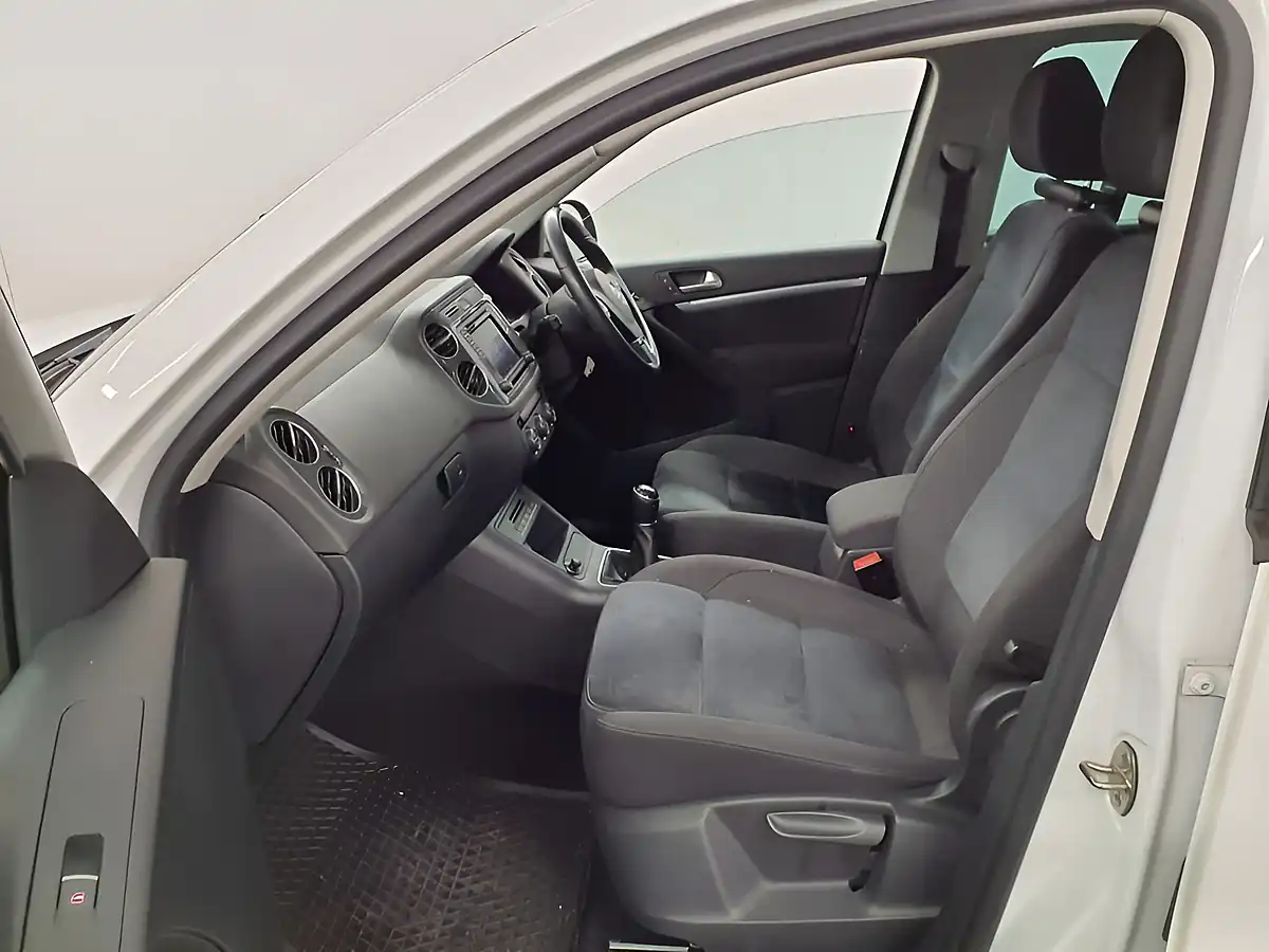 Used 2015 Volkswagen Tiguan Match Edition White - Interior and Exterior details 9