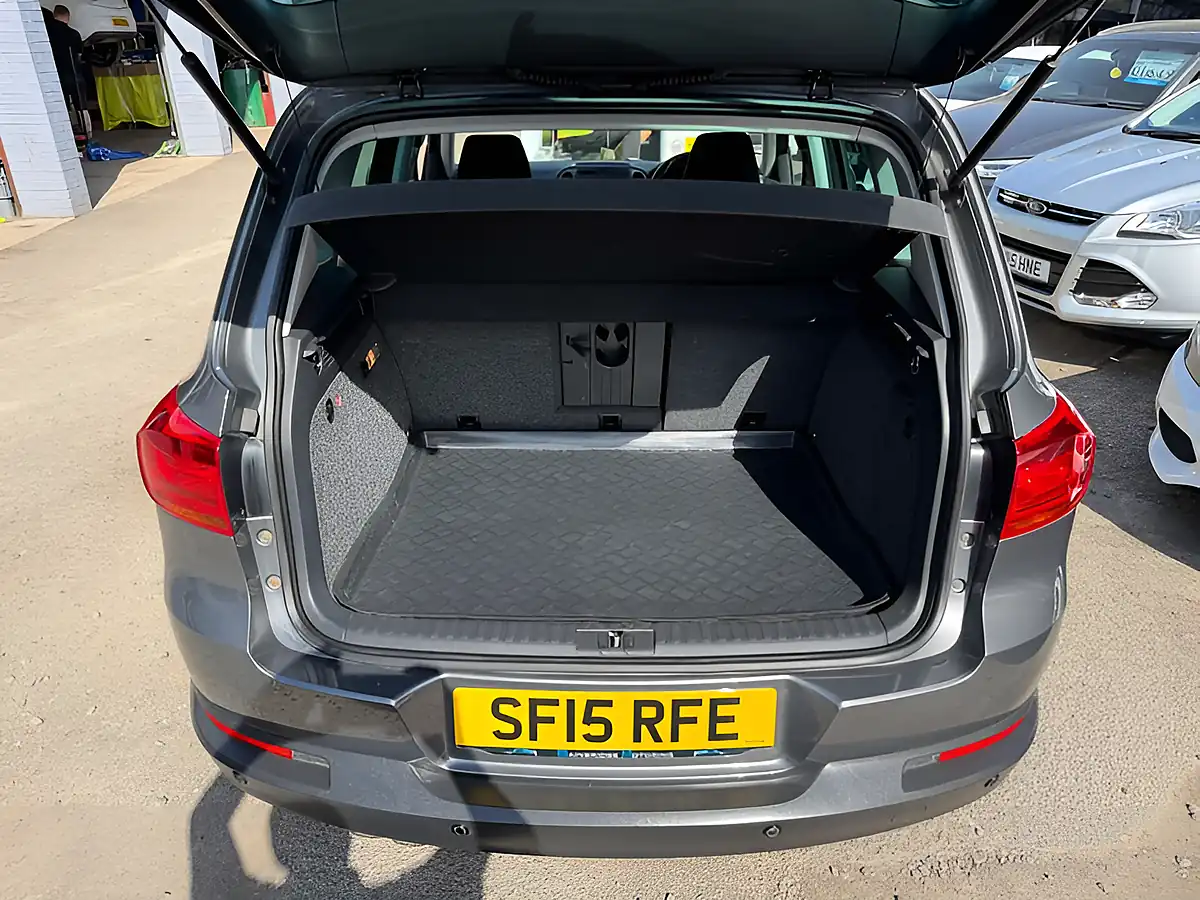 Used 2015 Volkswagen Tiguan Match Grey - Interior and Exterior details 19