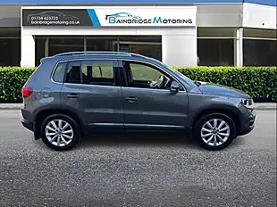 Used 2015 Volkswagen Tiguan Match Grey - Interior and Exterior details 2