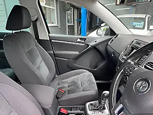 Used 2015 Volkswagen Tiguan Match Grey - Interior and Exterior details 12